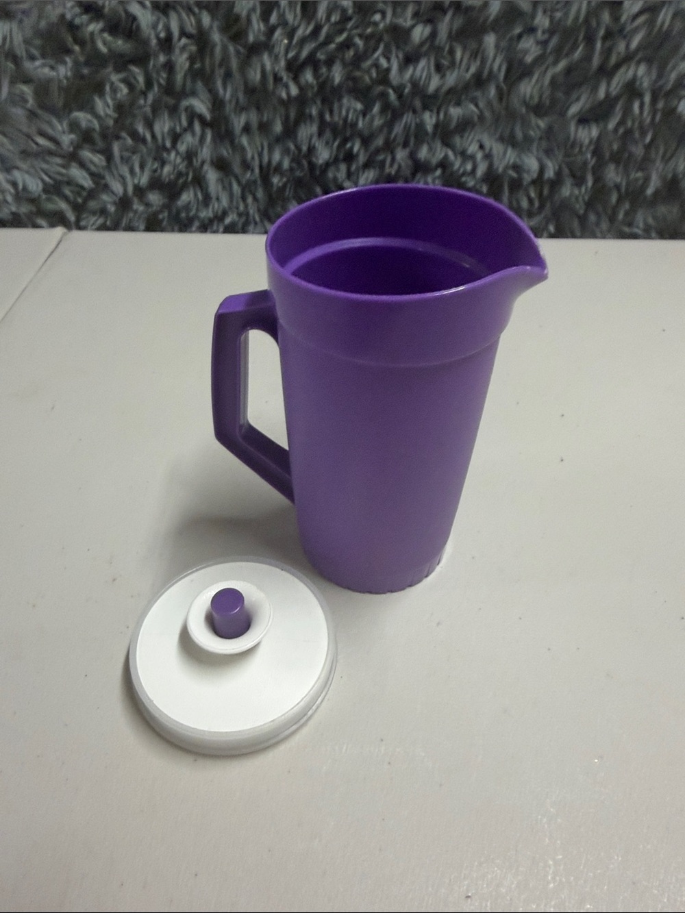 Toy Purple Plastic Pitcher with White Lid Tupperware child size - 5 inches tall